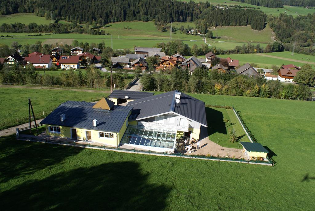 Vive Diem Haus im Ennstal Exterior photo